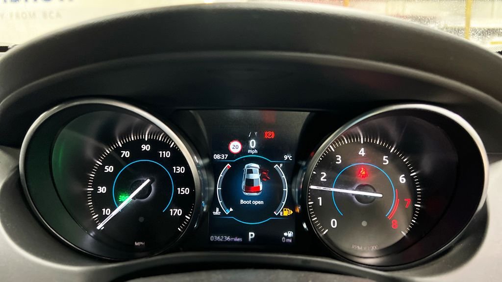 Used Jaguar XE 2019 for sale - 77384044: Photo 9