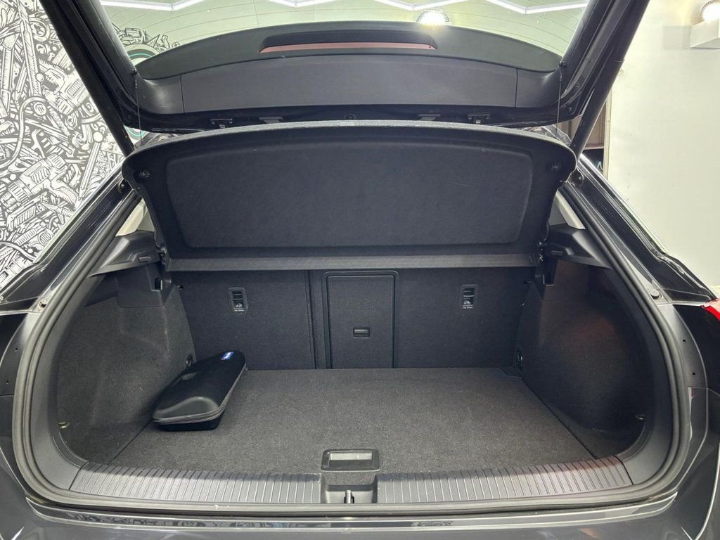 Used Volkswagen T-Roc 2022 for sale - 76029035: Photo 32
