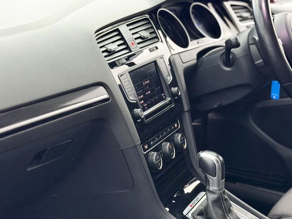 Used Volkswagen Golf 2017 for sale - 77666916: Photo 21