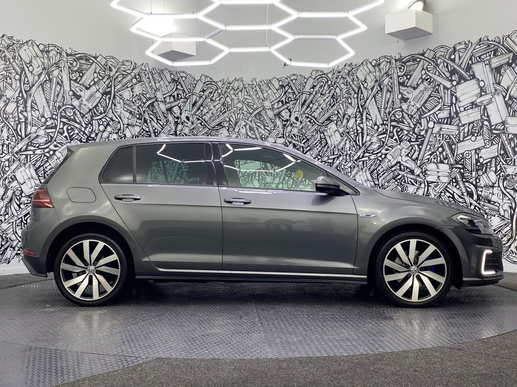 Used Volkswagen Golf 2017 for sale - 76686477: Photo 14