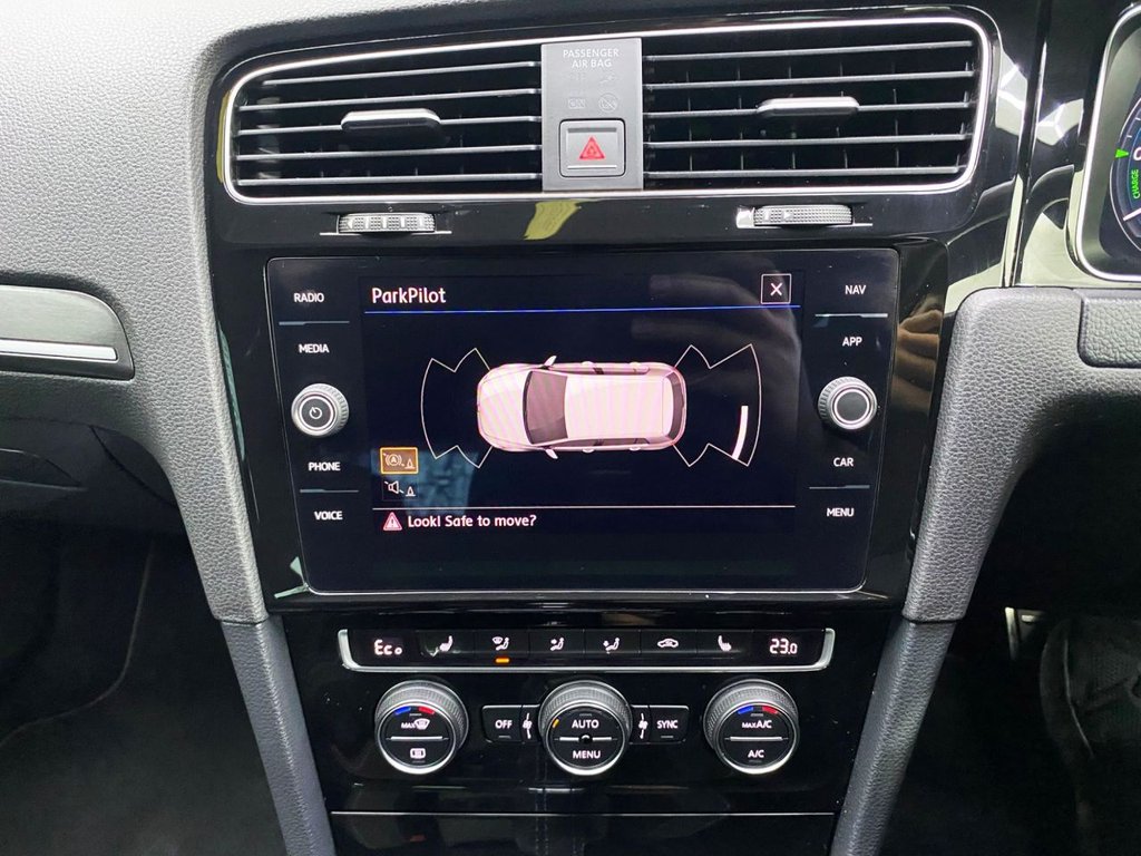 Used Volkswagen Golf 2017 for sale - 76686477: Photo 17