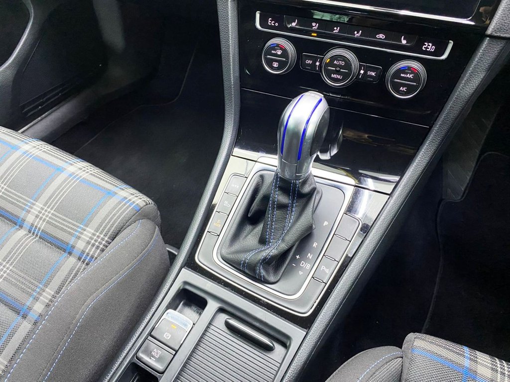 Used Volkswagen Golf 2017 for sale - 76686477: Photo 18