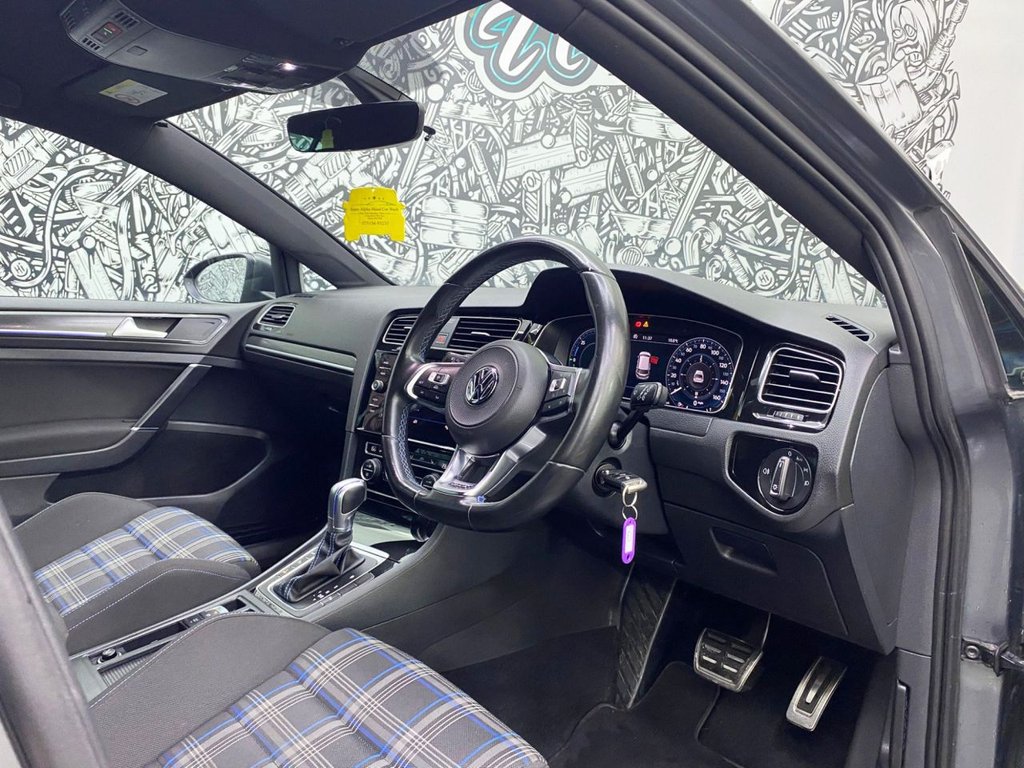 Used Volkswagen Golf 2017 for sale - 76686477: Photo 19