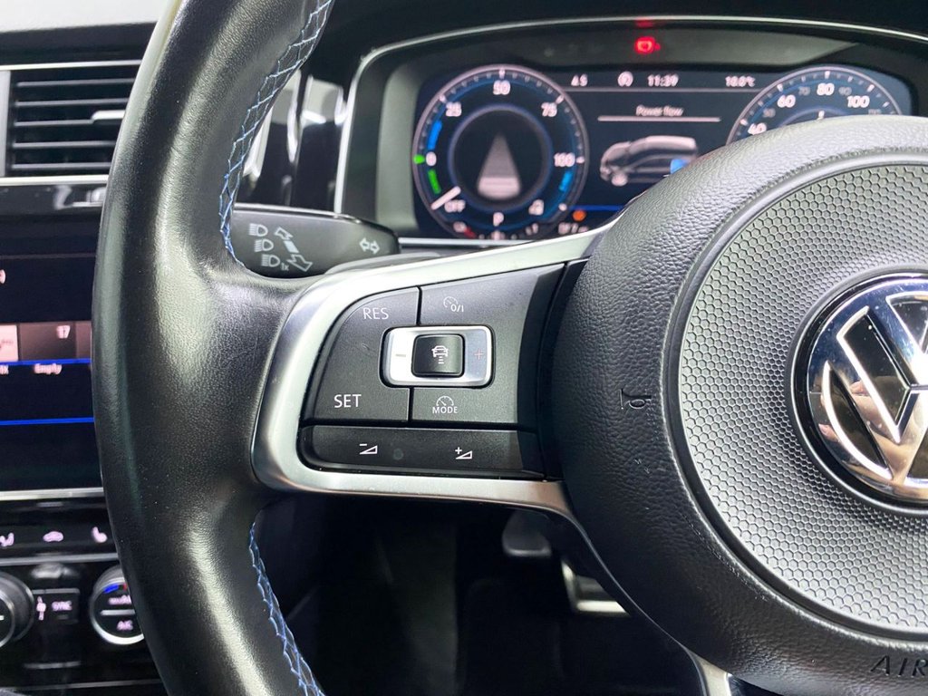 Used Volkswagen Golf 2017 for sale - 76686477: Photo 25