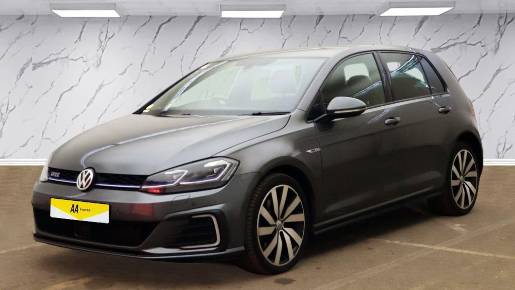 Used Volkswagen Golf 2017 for sale - 76686477: Photo 3
