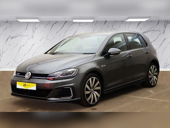 Used Volkswagen Golf 2017 for sale - 76686477: Photo