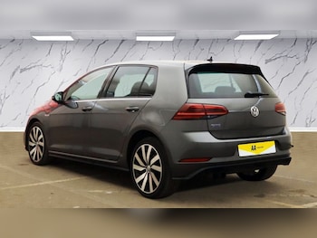 Used Volkswagen Golf 2017 for sale - 76686477: Photo