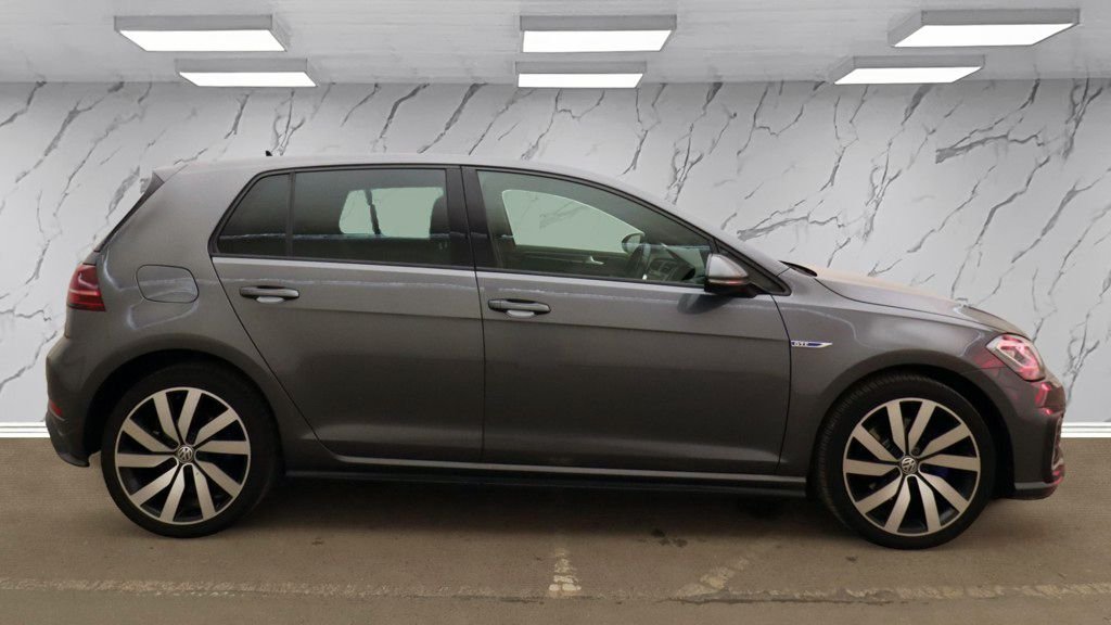 Used Volkswagen Golf 2017 for sale - 76686477: Photo 6