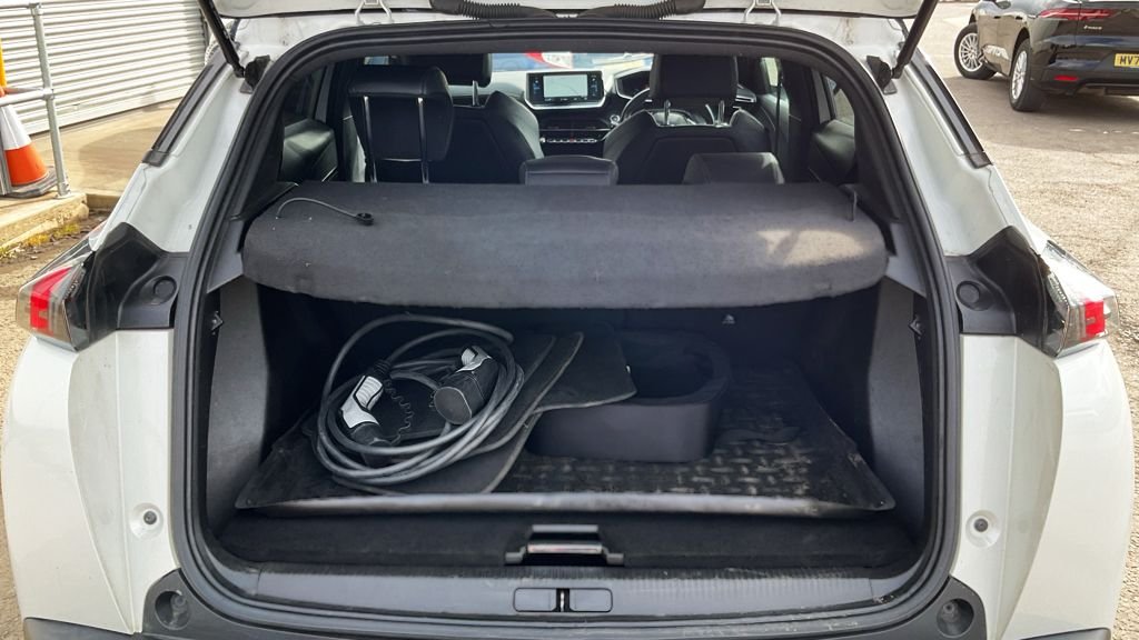 Used Peugeot E-2008 2021 for sale - 78083132: Photo 14