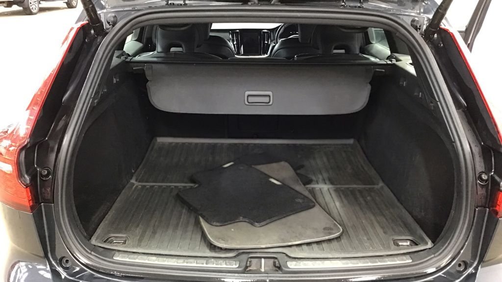 Used Volvo V60 2019 for sale - 77608879: Photo 15