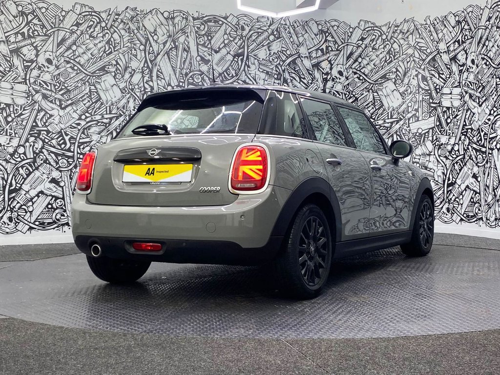 Used MINI Hatch 2018 for sale - 78030123: Photo 8