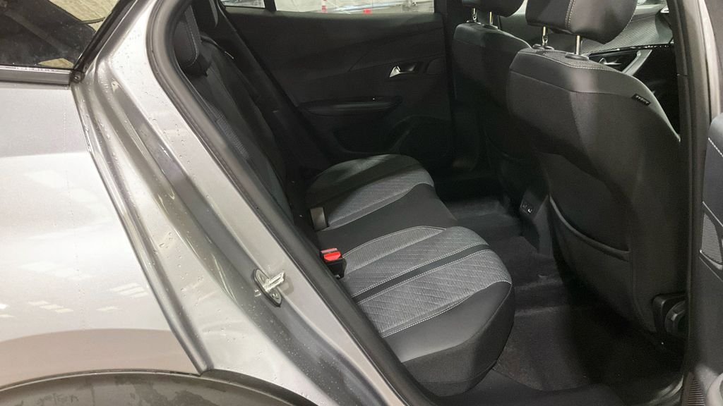 Used Peugeot 2008 2023 for sale - 76386576: Photo 11