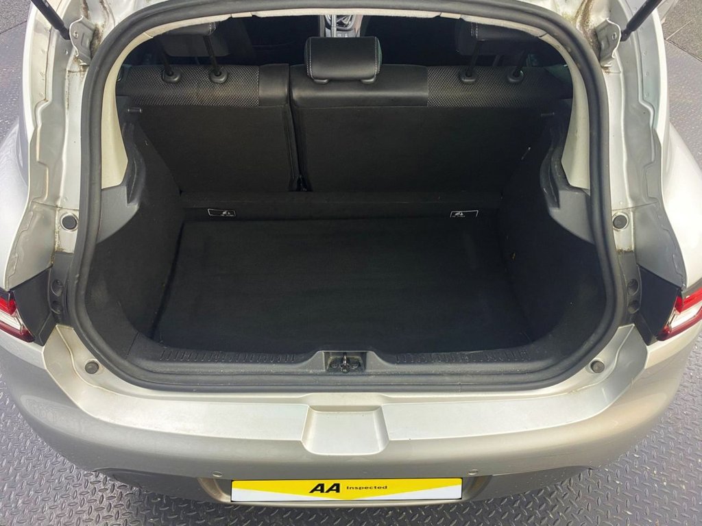 Used Renault Clio 2018 for sale - 76617772: Photo 26