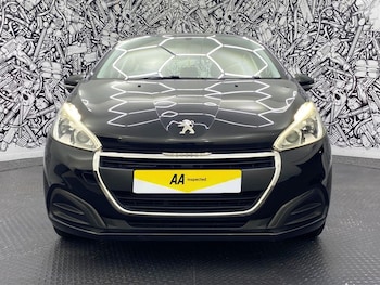 Used Peugeot 208 2015 for sale - 76509612: Photo
