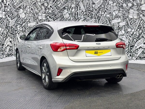 Used Ford Focus 2020 for sale - 76048023: Photo 9