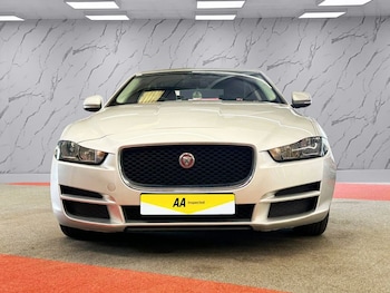 Used Jaguar XE 2015 for sale - 78401051: Photo