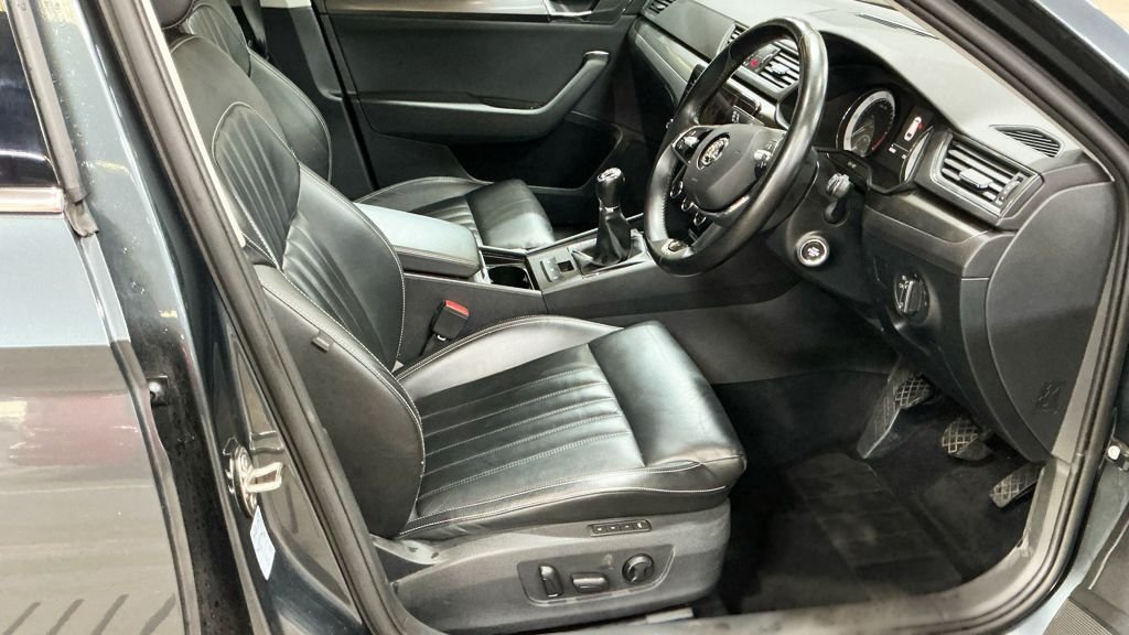 Used Skoda Superb 2021 for sale - 76396228: Photo 10