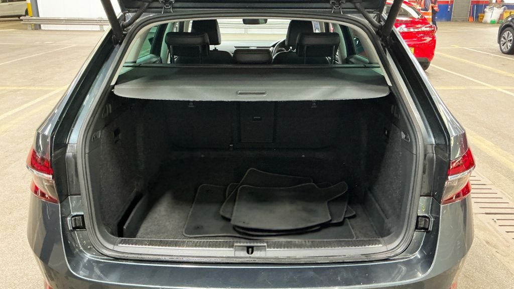 Used Skoda Superb 2021 for sale - 76396228: Photo 12