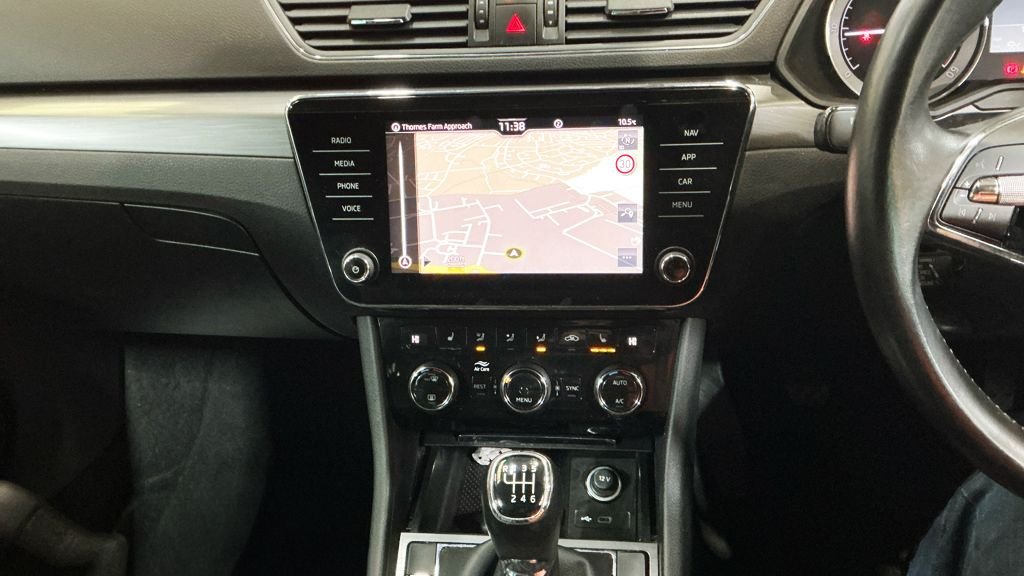 Used Skoda Superb 2021 for sale - 76396228: Photo 8