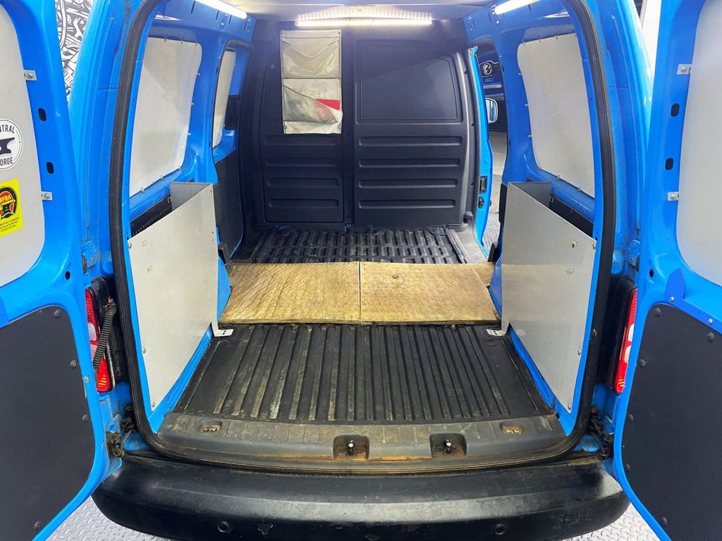 Used Volkswagen Caddy Maxi 2011 for sale - 77037660: Photo 25