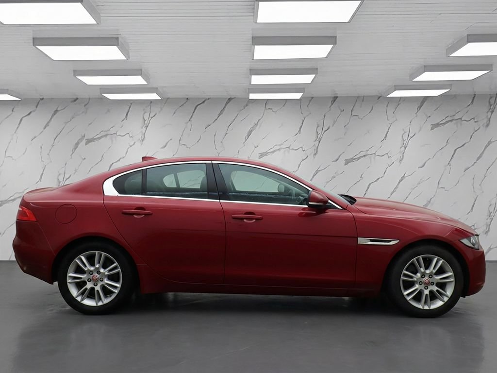 Used Jaguar XE 2017 for sale - 77384379: Photo 7