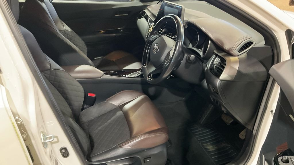 Used Toyota C-HR 2018 for sale - 77655137: Photo 12