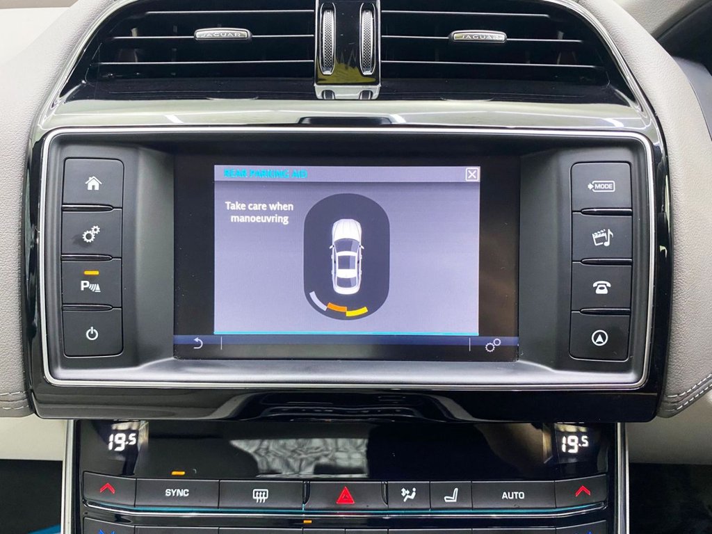 Used Jaguar XE 2018 for sale - 76092768: Photo 12