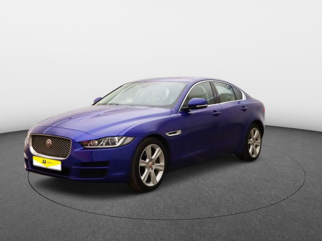 Used Jaguar XE 2018 for sale - 76092768: Photo 2