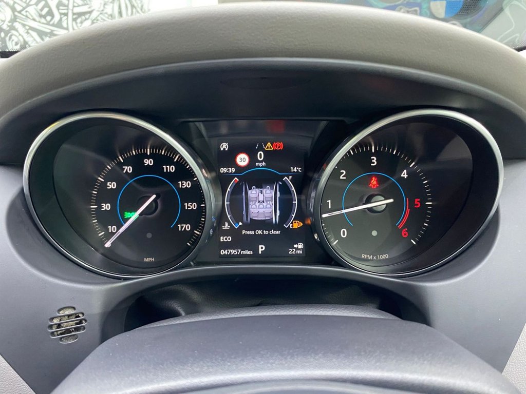 Used Jaguar XE 2018 for sale - 76092768: Photo 21