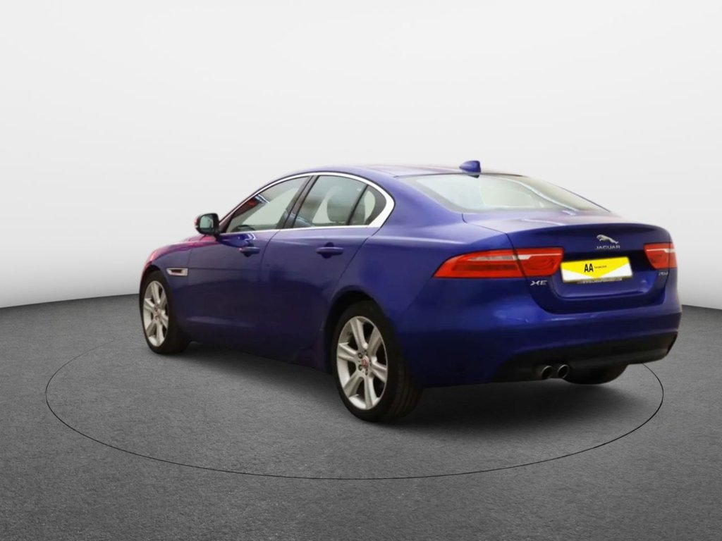 Used Jaguar XE 2018 for sale - 76092768: Photo 3