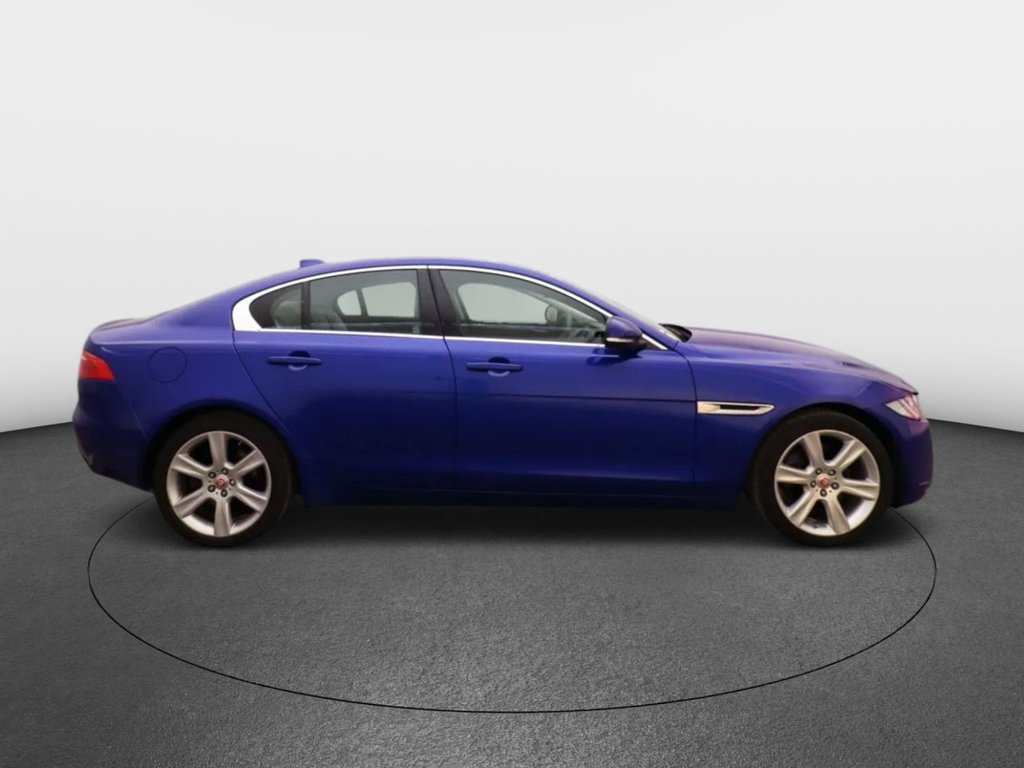 Used Jaguar XE 2018 for sale - 76092768: Photo 5