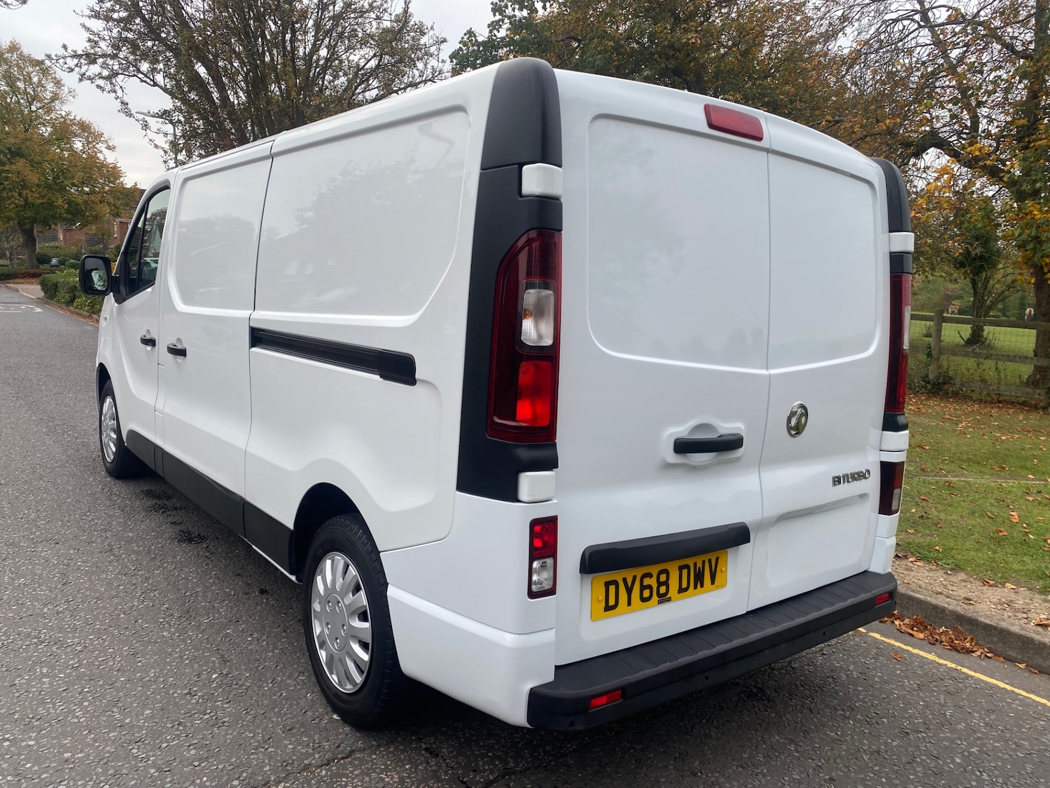 Used Vauxhall Vivaro 2018 for sale - 76242812: Photo 3