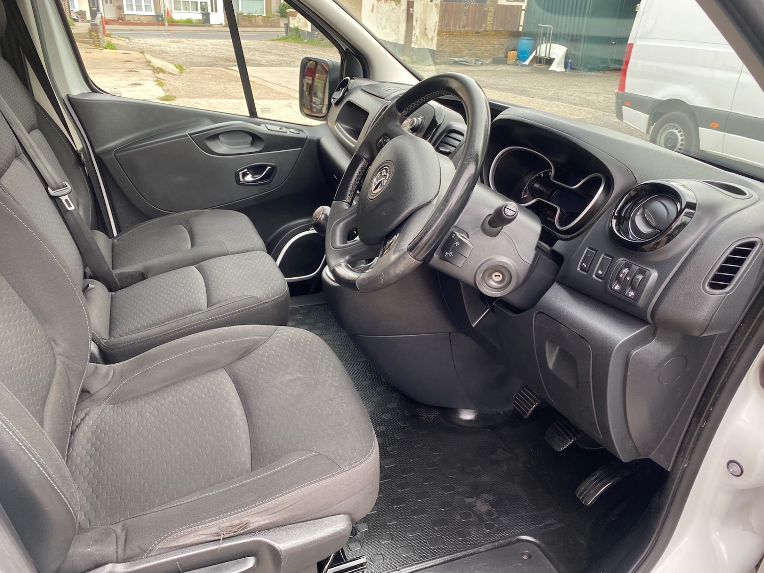 Used Vauxhall Vivaro 2018 for sale - 76242812: Photo 9