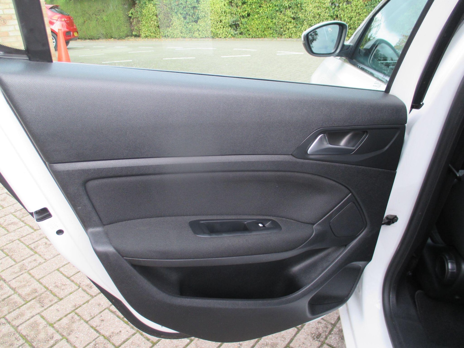 Used Peugeot 308 2015 for sale - 76512591: Photo 28