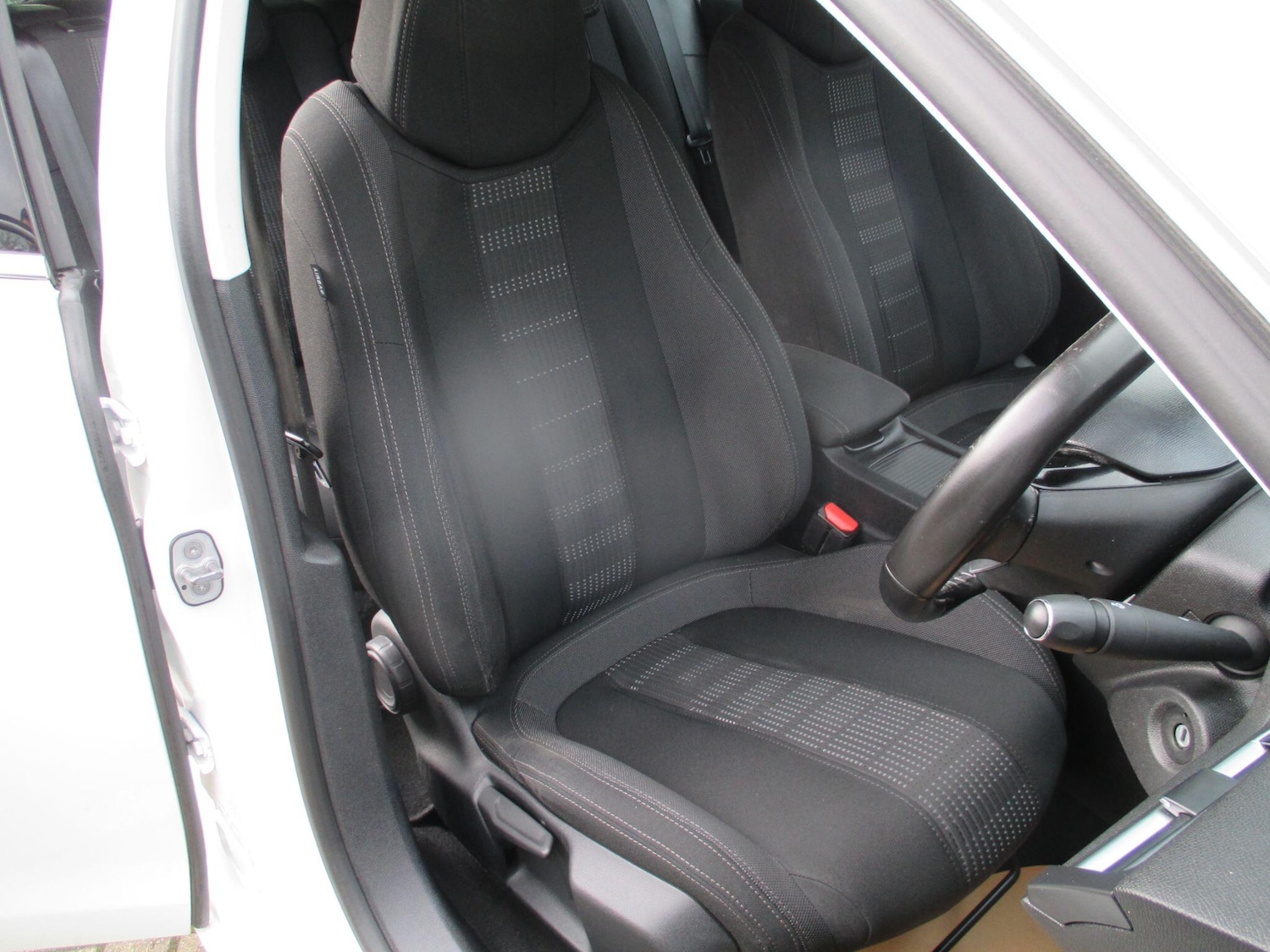 Used Peugeot 308 2015 for sale - 76512591: Photo 31