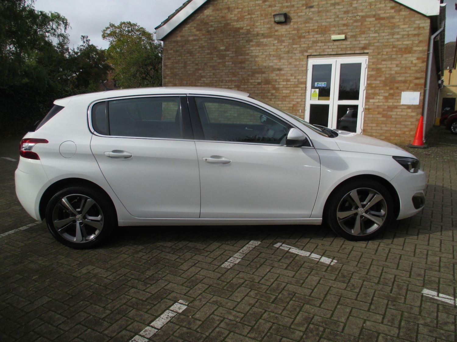 Used Peugeot 308 2015 for sale - 76512591: Photo 4