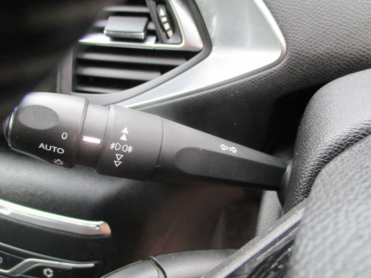 Used Peugeot 308 2015 for sale - 76512591: Photo 40