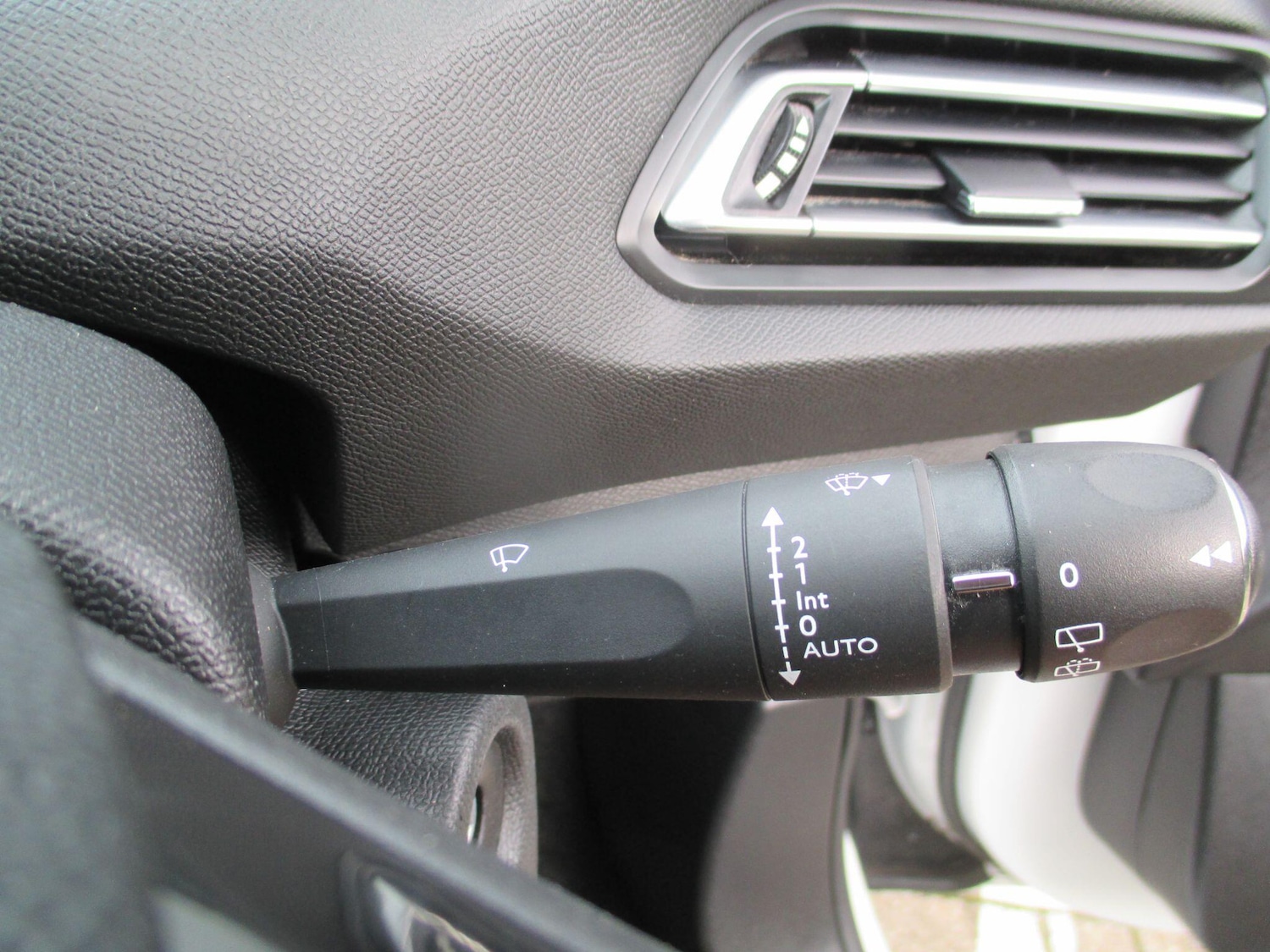 Used Peugeot 308 2015 for sale - 76512591: Photo 41