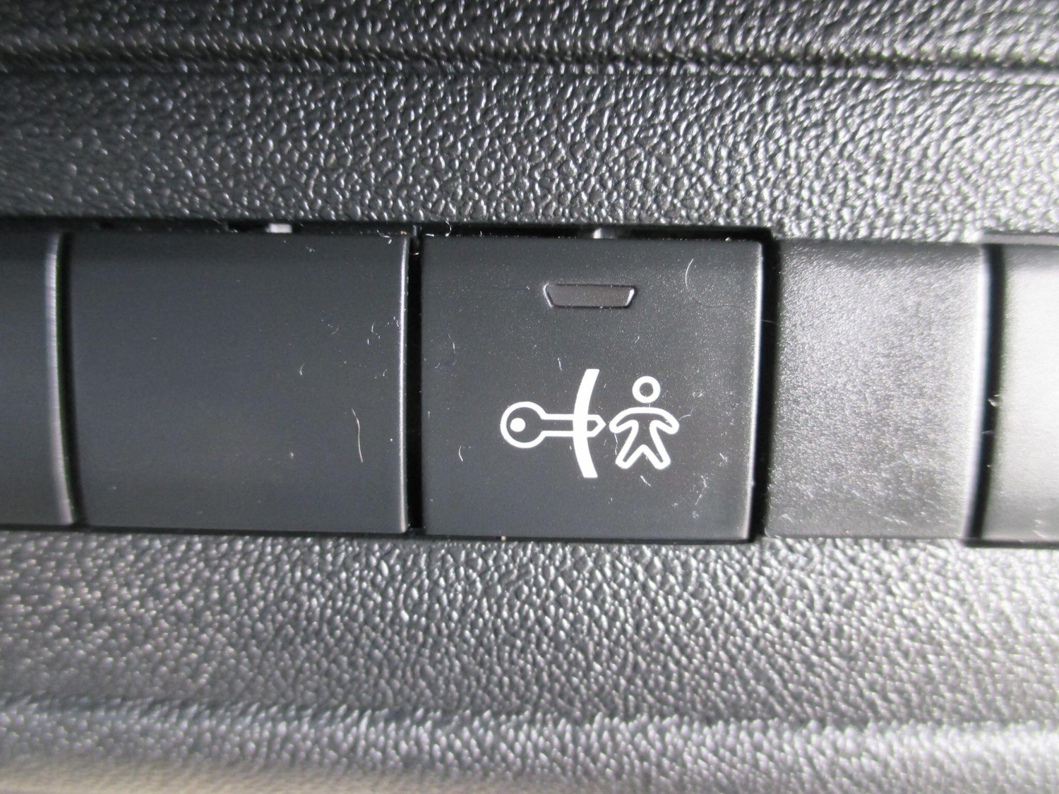 Used Peugeot 2008 2014 for sale - 77377623: Photo 38