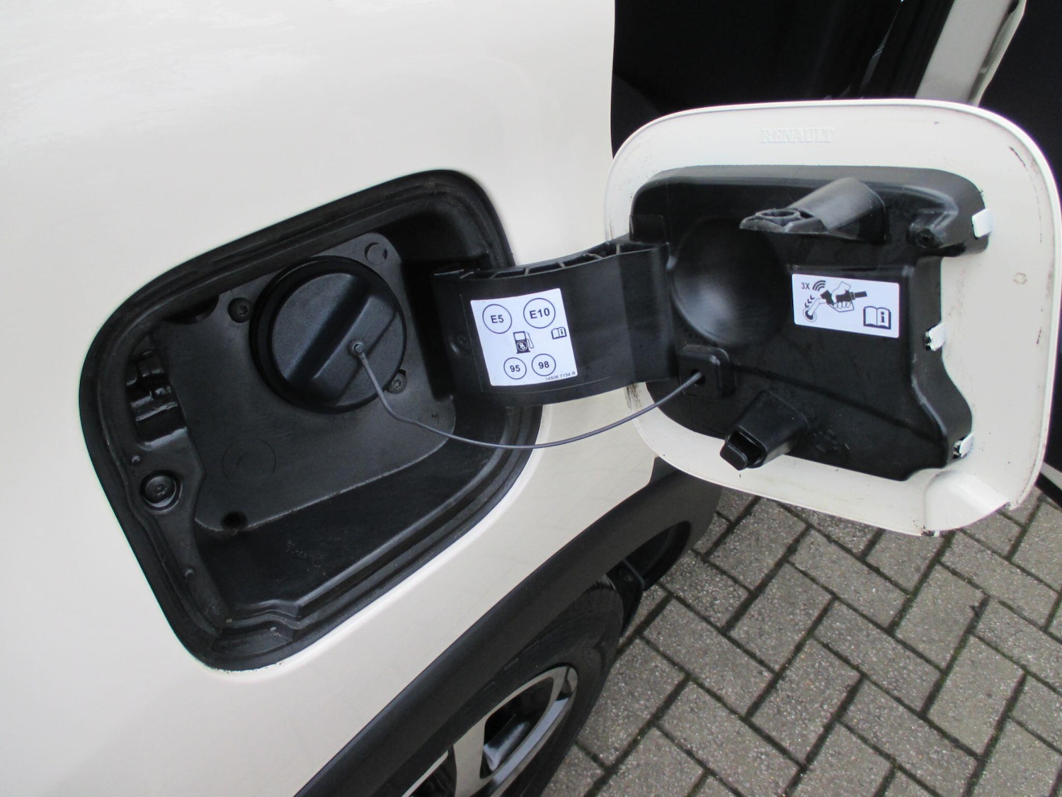 Used Renault Captur 2019 for sale - 77657577: Photo 48