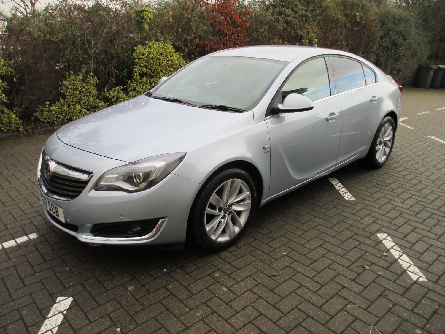 Used Vauxhall Insignia 2017 for sale - 77331602: Photo 2
