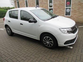 Used Dacia Sandero 2018 for sale - 79774694: Photo