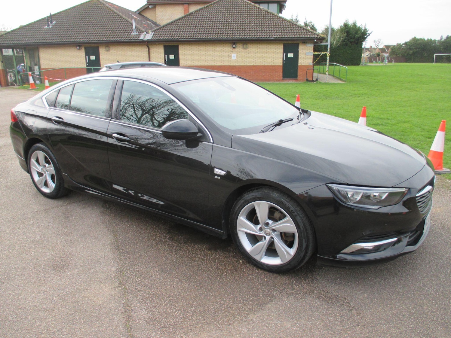 Used Vauxhall Insignia 2019 for sale - 77909268: Photo 1