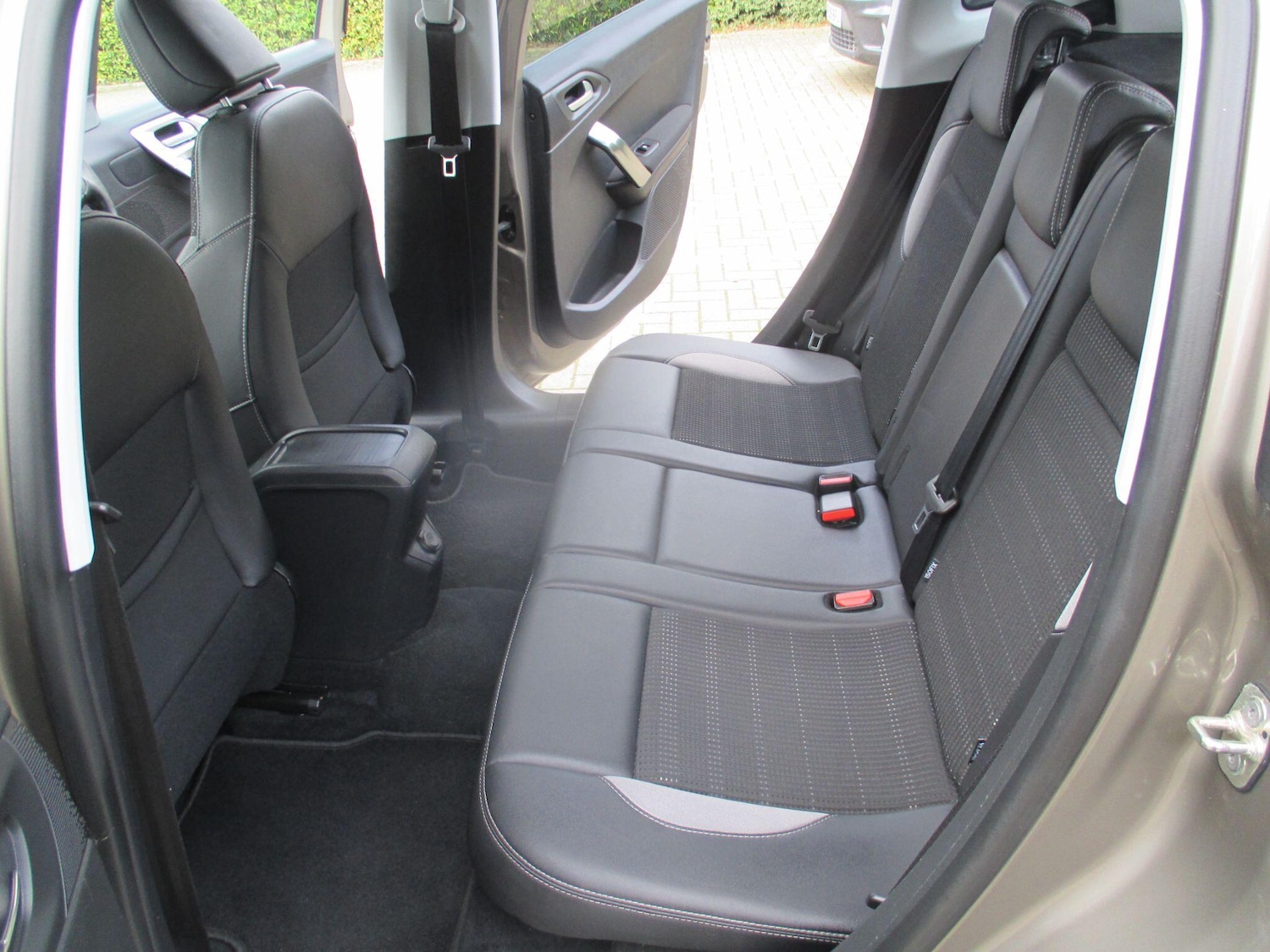 Vehicle 29
