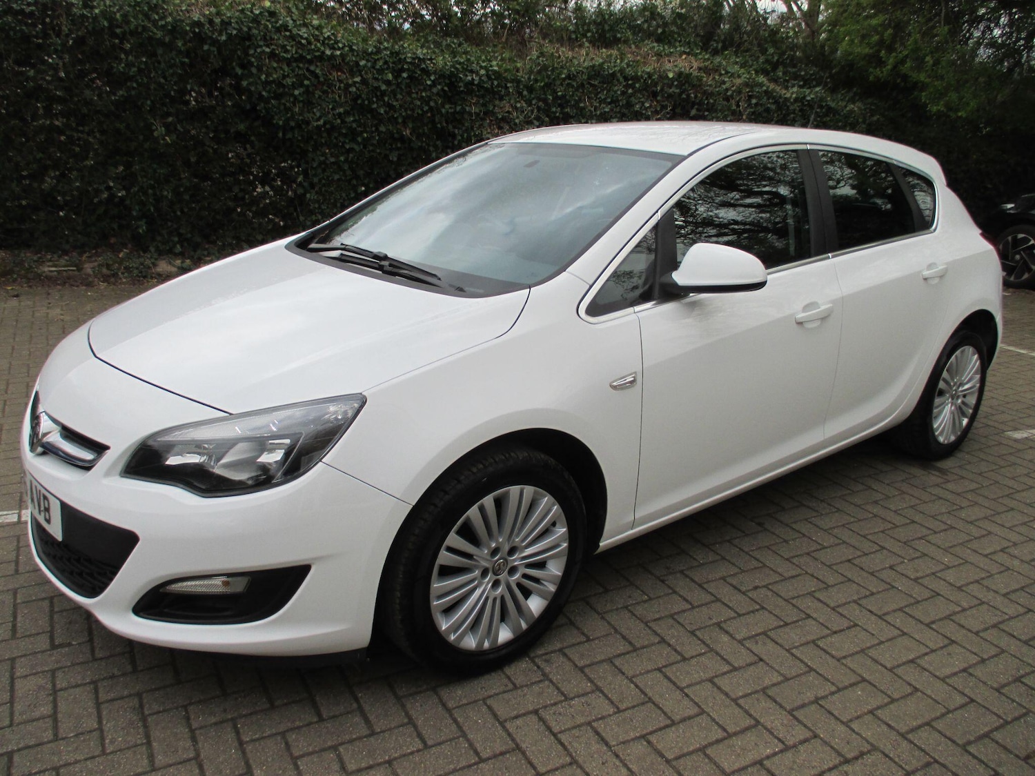 Used Vauxhall Astra 2016 for sale - 78147856: Photo 2