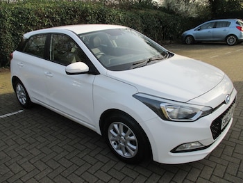Used Hyundai i20 2017 for sale - 77783286: Photo