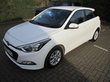 Used Hyundai i20 2017 for sale - 77783286: Photo