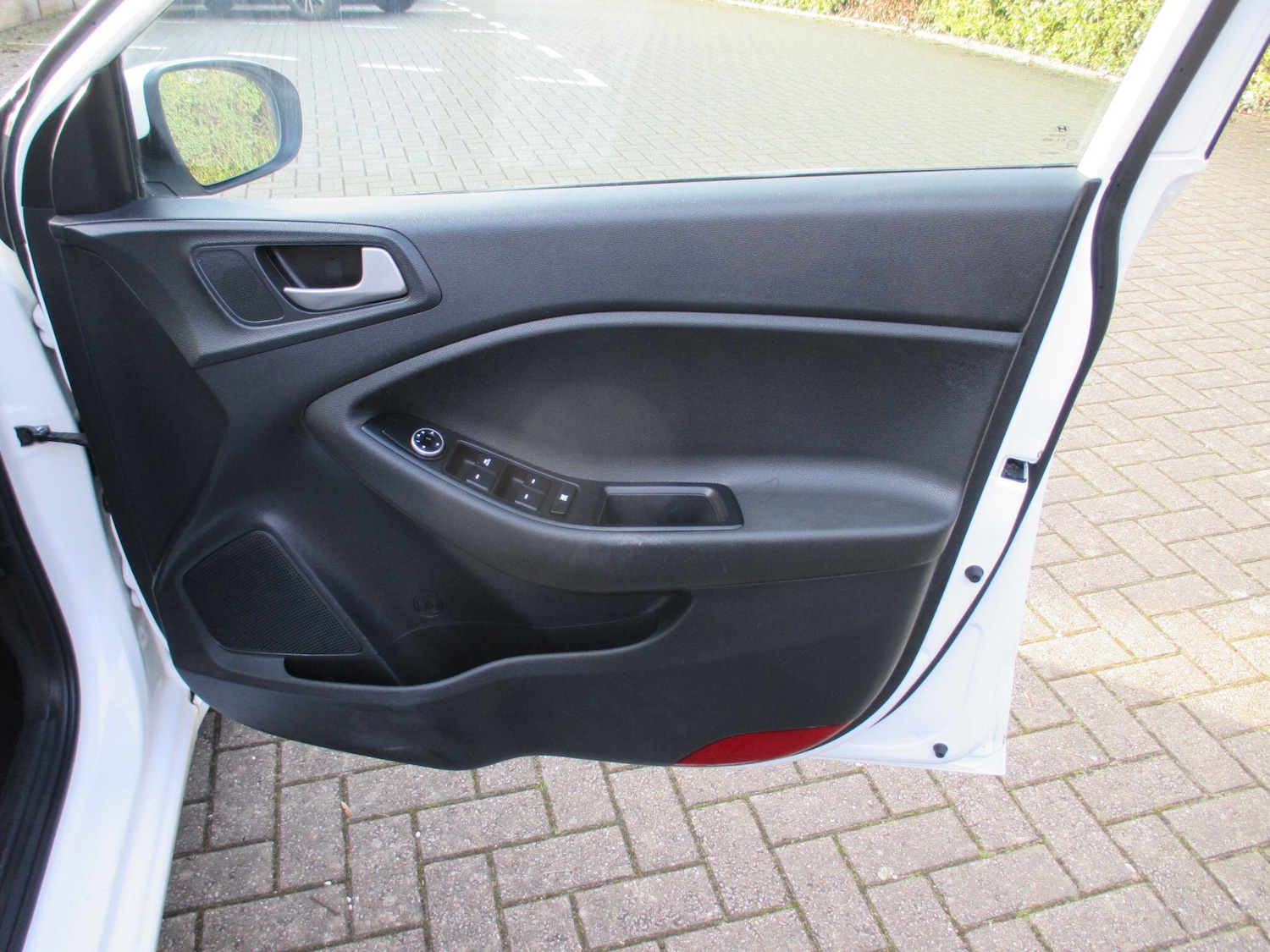 Used Hyundai i20 2017 for sale - 77783286: Photo 39