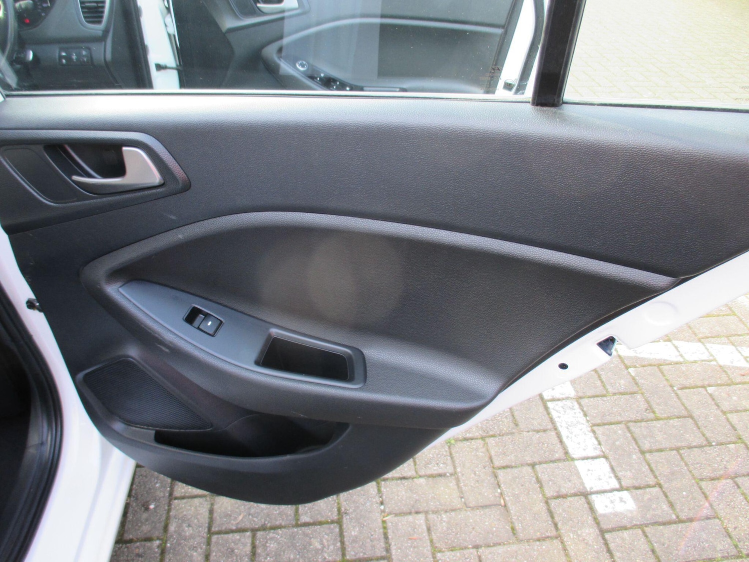 Used Hyundai i20 2017 for sale - 77783286: Photo 40