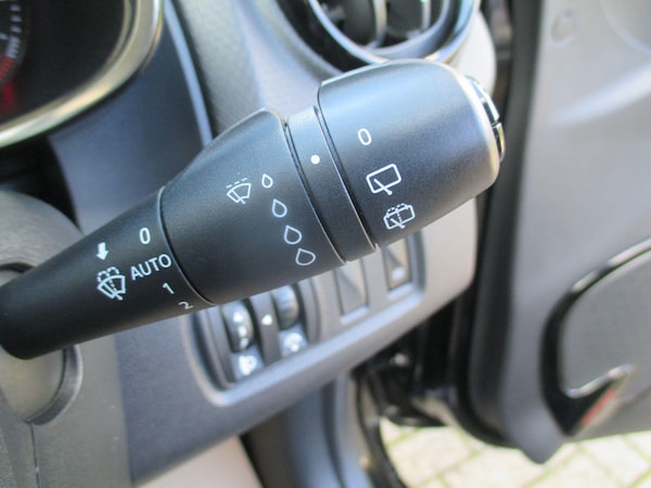 Used Renault Clio 2018 for sale - 76084772: Photo 33